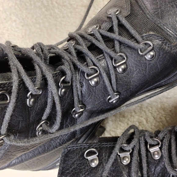 COPY - Calvin Klein black leather & gray felt ankle high top boots. Mint condit… - Picture 2 of 14